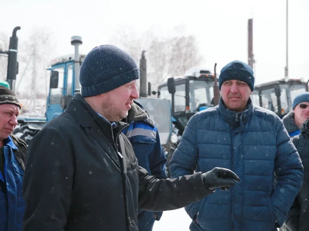 Губернатор Томенко проконтролировал подготовку техники к посевной