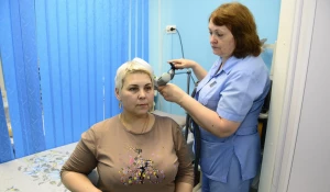 Лечение на магнитном стимуляторе «Нейро-МС» проводит врач-физиотерапевт Лариса Гоман.