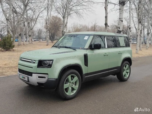  Land Rover Defender продают за 9 млн рублей в Барнауле