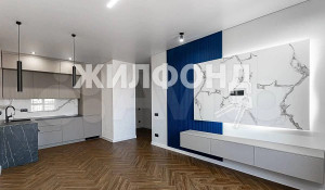 В центре Барнаула продают изящную двушку на видовом этаже за 6,5 млн рублей