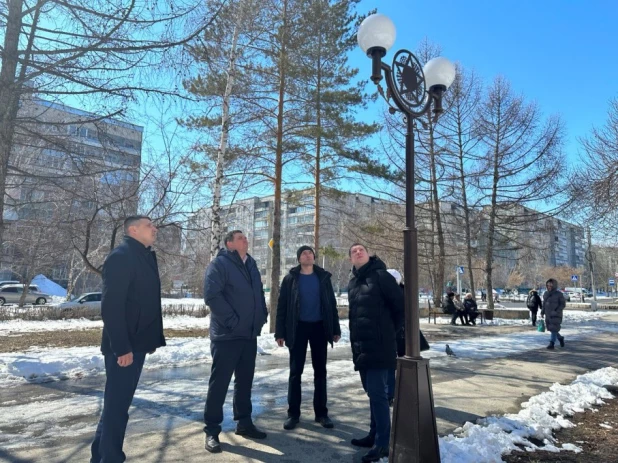 В Барнауле приступили к замене уличного освещения.