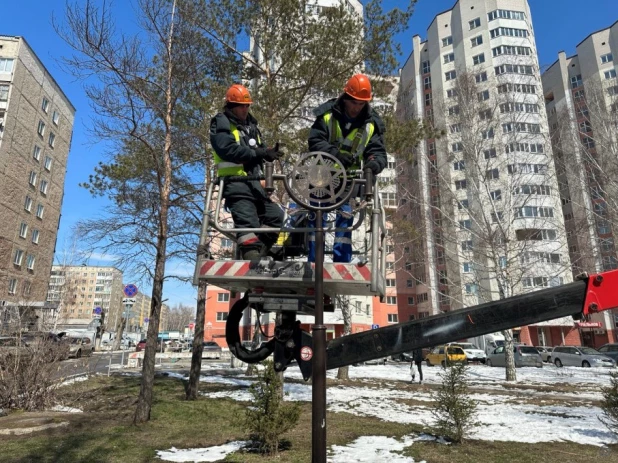 В Барнауле приступили к замене уличного освещения.