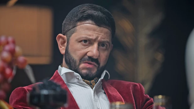 Кадр из шоу "Галустян+".