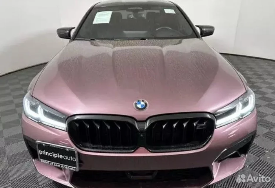 Розовая BMW Джорджа Роланда