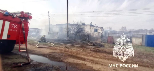 Пожар в двухквартирном доме.