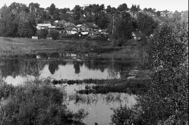 Парк "Юбилейный": здесь река Пивоварка уходит под землю фото 1980-х годов.