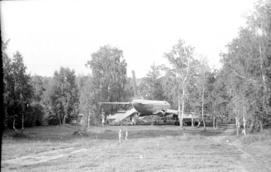 Самолет ТУ-104, парк &quot;Юбилейный&quot;, дата фото не указана. Фото из коллекции Анатолия Гордейчика.