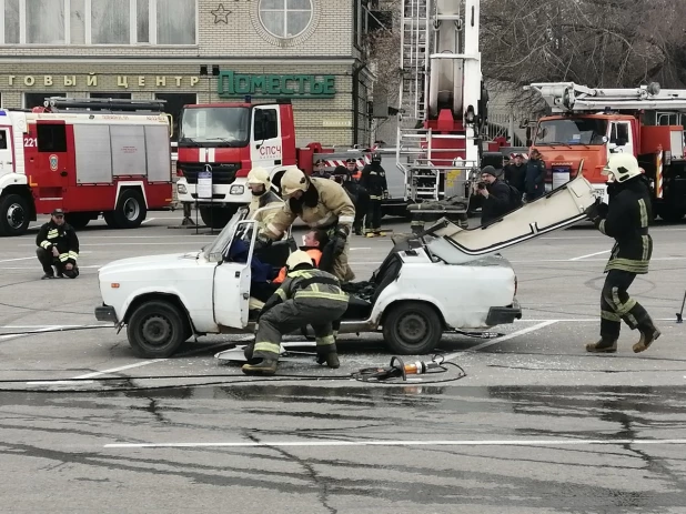 Первомай в Барнауле.