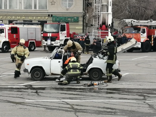 Первомай в Барнауле.