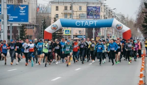 Забег "Динамовская десятка" в Барнауле.  