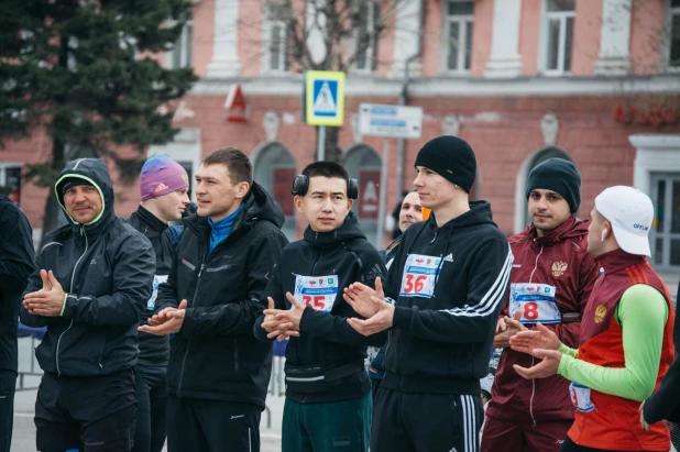 Забег "Динамовская десятка" в Барнауле.  