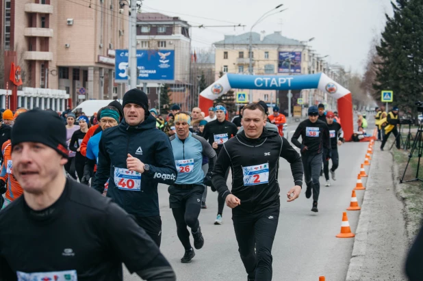 Забег "Динамовская десятка" в Барнауле.  