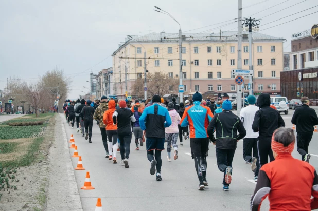 Забег "Динамовская десятка" в Барнауле.  