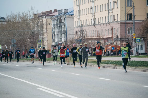 Забег "Динамовская десятка" в Барнауле.  