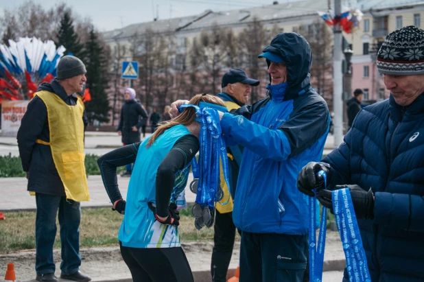 Забег "Динамовская десятка" в Барнауле.  