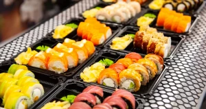 Роллы «Любовь и суши» в ассортименте.