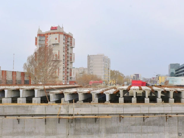 В мэрии показали, как продвигается ремонт моста на Ленина.