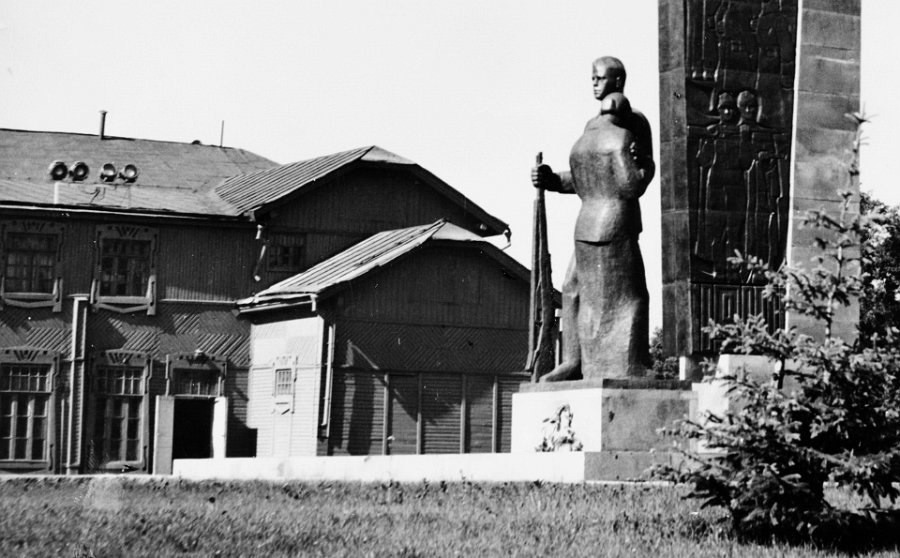 Мемориал Славы на площади Победы, фото 9 мая 1971 года.
