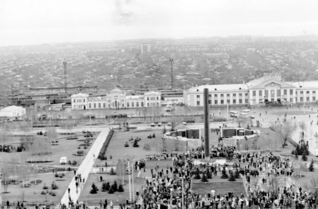 Первая очередь к мемориалу Славы в Барнауле, фото 9 мая 1971 года.