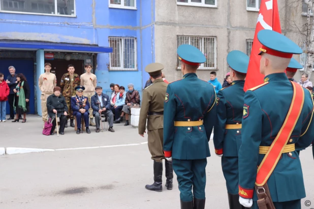 Акция "Парад у дома ветерана"