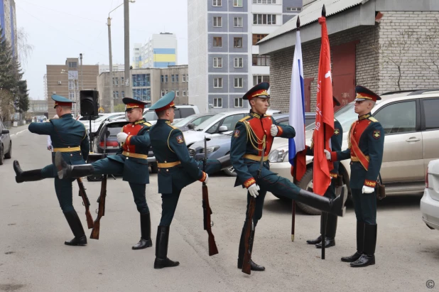 Акция "Парад у дома ветерана"