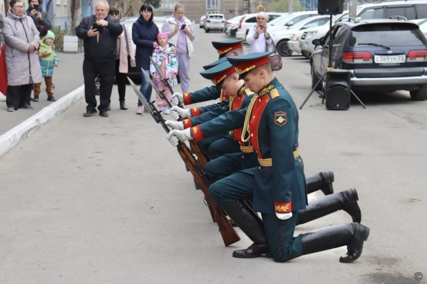 Акция "Парад у дома ветерана"