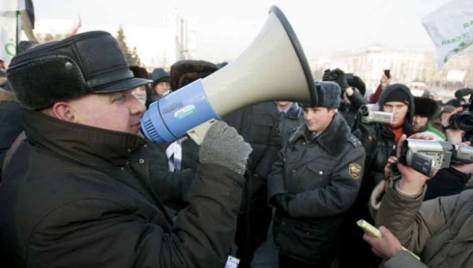 Виктор Рау на митинге "За честные выборы". Барнаул, 24 декабря 2011 года.