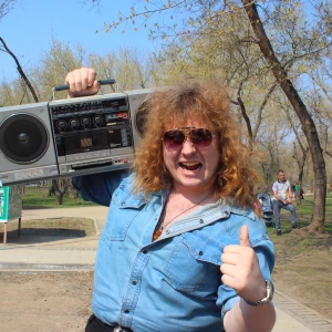 Как барнаульцы отдыхают в обновленном Изумрудном парке.