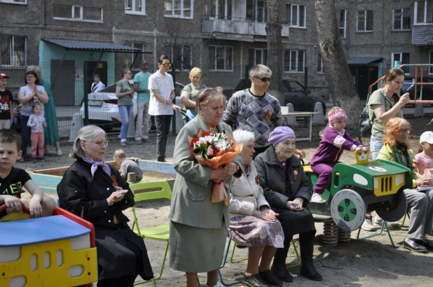 "Фронтовая бригада" поздравила ветеранов с Днем Победы.