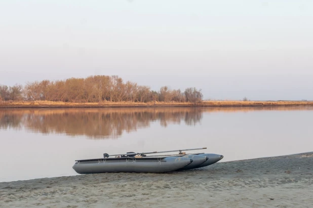 Пустой плот.