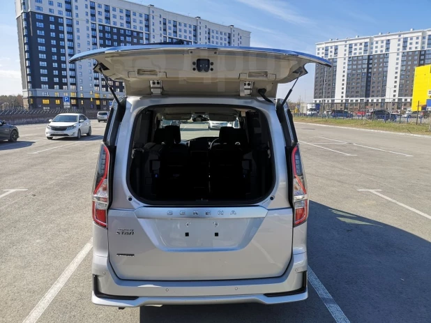 Nissan Serena 2019 года выпуска за 2.2 млн рублей