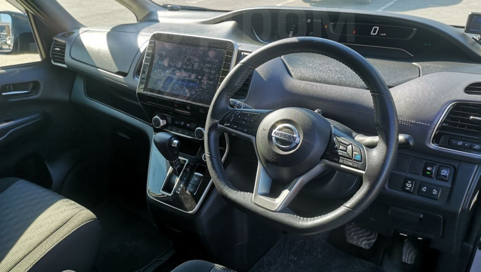 Nissan Serena 2019 года выпуска за 2.2 млн рублей