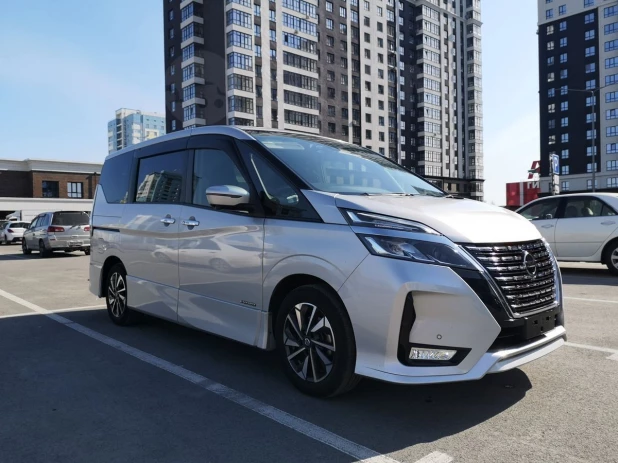 Nissan Serena 2019 года выпуска за 2.2 млн рублей