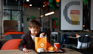 В Майме открылось первое предприятие «Вкусно — и точка».
