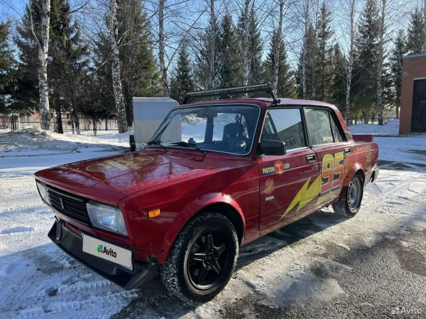 ВАЗ (LADA) 2105 в виде Молнии Маккуин