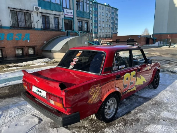 ВАЗ (LADA) 2105 в виде Молнии Маккуин