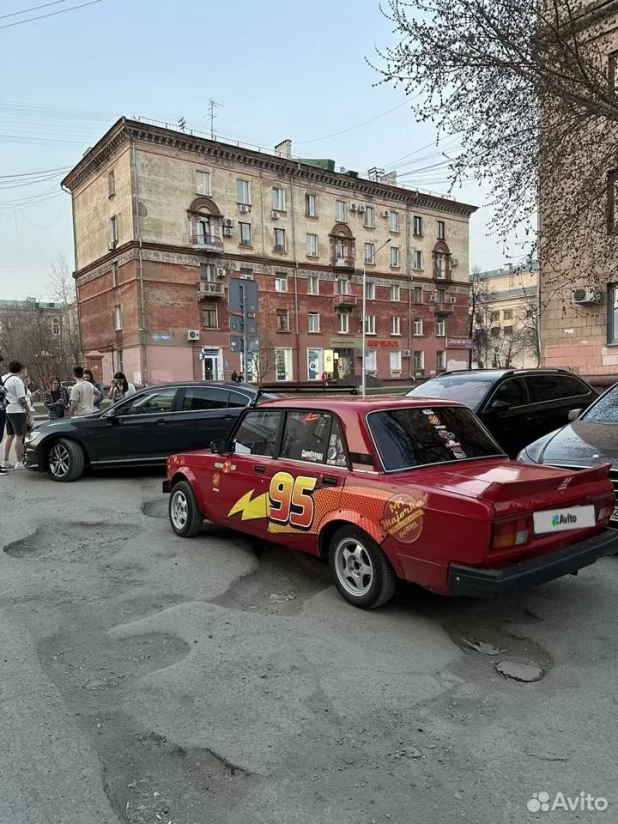 ВАЗ (LADA) 2105 в виде Молнии Маккуин