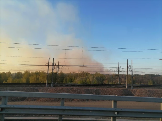 Крупный пожар произошел за Старым мостом.