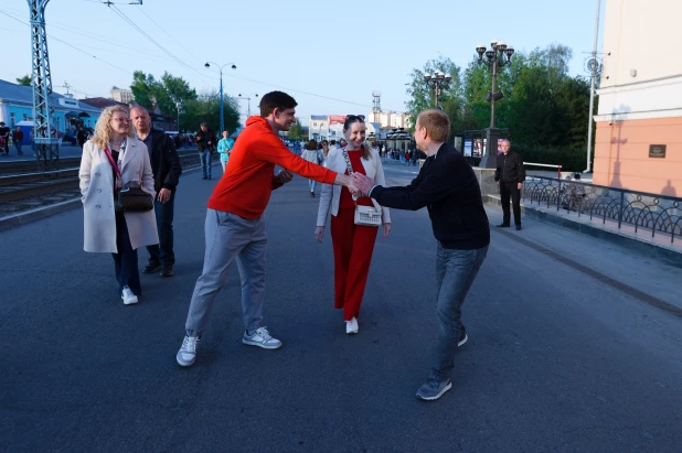 Виктор Томенко вместе со студентами прогулялся по городским музеям