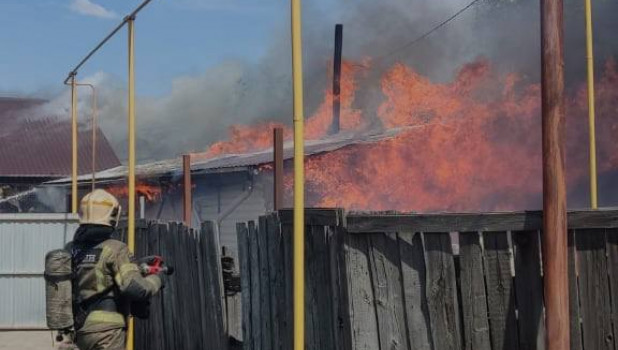 Пожар в частном секторе на улице Юрина