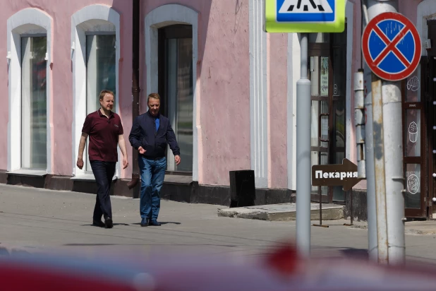 Виктор Томенко прогулялся с Вячеславом Франком.