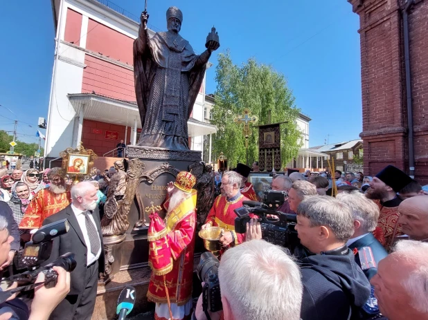 Открытие памятника Николаю Чудотворцу.