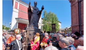 Открытие памятника Николаю Чудотворцу.