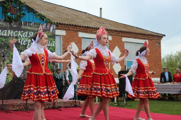 Праздник черемши в селе Черемшанка. 