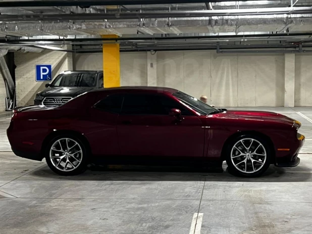 Dodge Challenger продают за 4 млн рублей в Барнауле