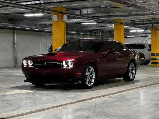 Dodge Challenger продают за 4 млн рублей в Барнауле