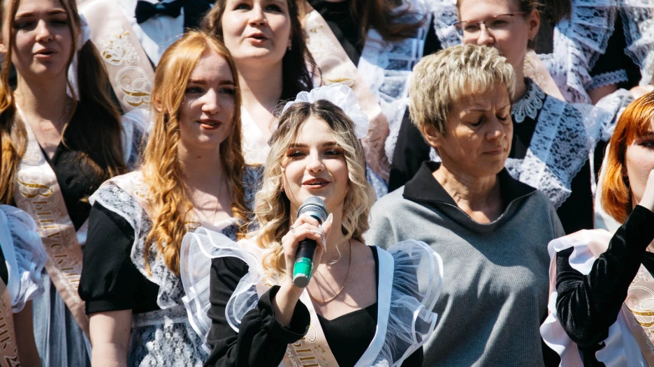 Последний звонок в школе №125.