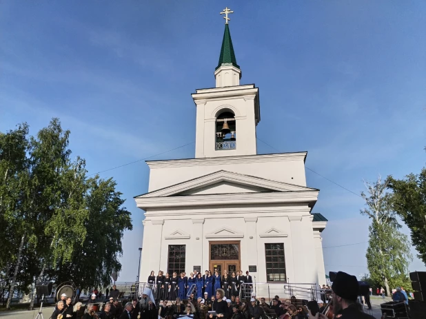 Певческий праздник, посвященный Дню славянской письменности и культуры.