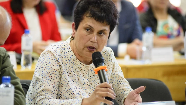 Юлия Фролова, глава Первомайского района. Круглый стол по ИЖС в ИД "Алтапресс". 