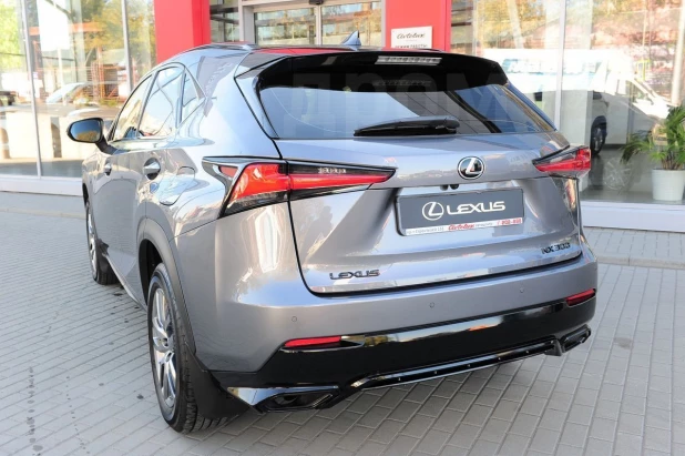  Lexus NX300 из Японии продают за 4,3 млн рублей